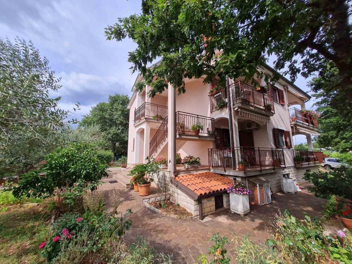 Apartment Ornela Umag Bagian luar foto