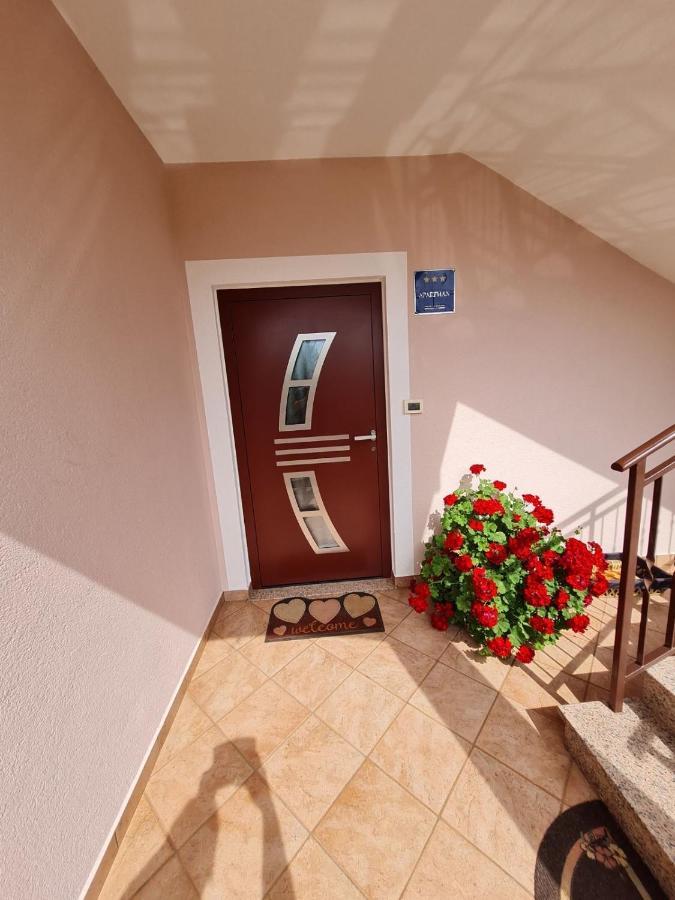 Apartment Ornela Umag Bagian luar foto